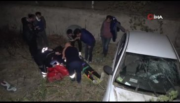 Alkollü sürücü otomobiliyle dereye uçtu
