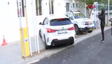 Gülşen, Polis Merkezi'nde imza verdi