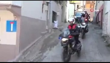 Bursa'da Yunus ekiplerinden, metruk bina operasyonu