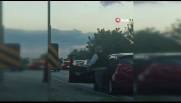Bursa'da yol verme kavgasında yumruklar havada uçuştu