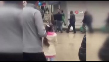 Bursa Çarşamba'da tekme ve tokatlı kavga kamerada