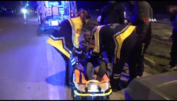 Bursa'da otomobil park halindeki motosiklete çarptı