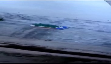 Bursa'da tarihi köprüyü çatısı yaptı