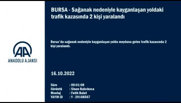 Bursa'da yağış nedeniyle takla atan araç savruldu: 2 yaralı