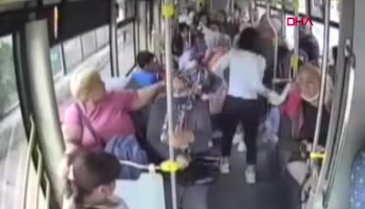 Antalya'da otobüs şoförü, yolunu değiştirip fenalaşan yolcuyu hastaneye yetiştirdi