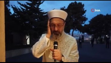 Diyanet İşleri Başkanı Erbaş, Bakü'de akşam ezanını okudu