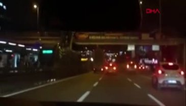 İstanbul'da makas atan sürücü h&acirc;kimiyetini kaybetti