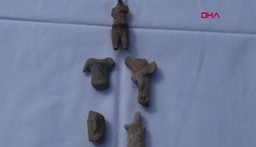 Ulucak Höyüğü'nde 8 bin yıllık insan figürleri bulundu