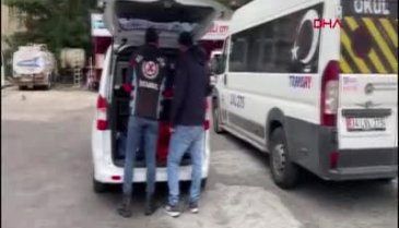 İstanbul'da çakarlı okul servisi trafikten men edildi