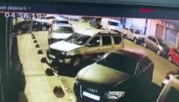 İstanbul'da bir sürücü 4 araca çarpıp kaçtı