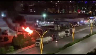 İzmir'de servis otobüsü alev aldı