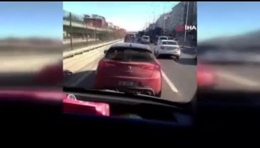 İstanbul'da ambulansa yol vermeyen sürücüye cezai işlem uygulandı