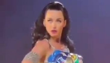 Katy Perry'nin gözü düştü
