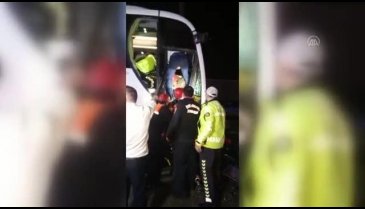 İstanbul'da yolcu otobüsü zincirleme kazaya karıştı!
