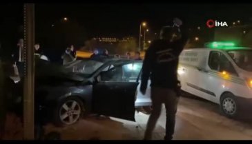 Kayseri'de otomobil istinat duvarına çarptı: 1 ölü, 3 yaralı