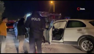 Bursa'da otomobil ile motosikletli kurye çarpıştı