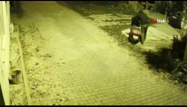 Bursa'da motosiklet hırsızı polisten kaçamadı