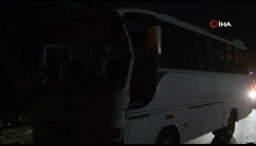 İzmir'de iki işçi servisi çarpıştı: 17 yaralı