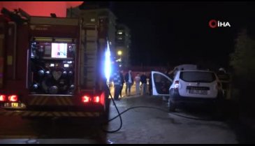 Adana'da park halindeki otomobil alev alev yandı
