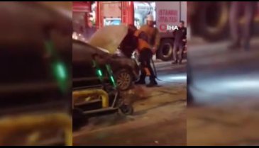 İstanbul'da seyir halindeki otomobil alev aldı