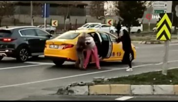 Taksici yolcuyu darp etti