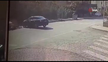 Otomobille motosiklet çarpıştı: 1 kişi yaralandı