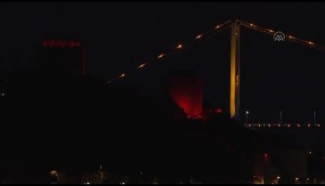 Fatih Sultan Mehmet Köprüsü,&nbsp;lösemiye farkındalık&nbsp;için turuncu renge büründü