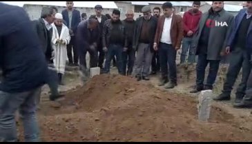 Ağrı'daki kazada hayatını kaybeden Önder Gürbüz, Van'da toprağa verildi