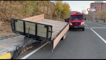 Kastamonu'da arızalan traktör kaldırıma çıkarak durabildi