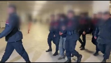 Bulgar polisini öldürdükleri iddiasıyla gözaltına alınan 2 kişiden 1'i tutuklandı