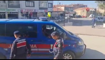 İzmir'de babasını darp ederek öldürdüğü iddia edilen kadın tutuklandı