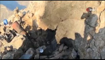 Komandolar etraflarını sardı! PKK'lı teröristler teslim oldu