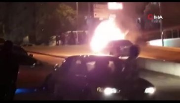 Ankara'da seyir halindeki araç alev aldı