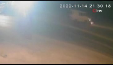 Bursa İznik'te hafif ticari araç motosikletle kafa kafaya çarpıştı: 1'i ağır 2 yaralı