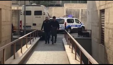 Bursa'da feribotu kaçırdığı için bomba ihbarı yapan bir kişi adliyeye sevk edildi