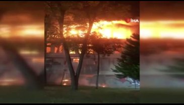 İstanbul'da tarihi bina alev alev yandı