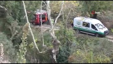 Bursa'da kontrolden çıkan otomobil dereye uçtu : 1 ölü 1 yaralı