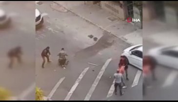 İstanbul'da yol kavgası: Kendi sopasını dizinde kırdılar