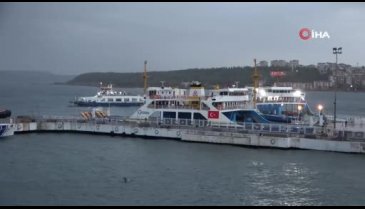 Çanakkale'de feribot seferlerine fırtına engeli!