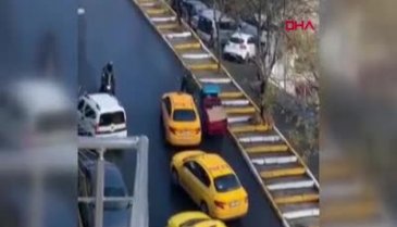 İstanbul'da tekmeli, tokatlı yol kavgası