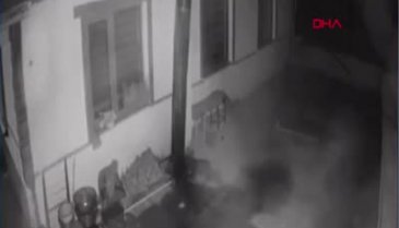 Deprem anı böyle görüntülendi!