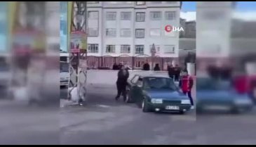 Ankara'da bir şahıs ile öğrenciler arasında yumruklu sopalı kavga