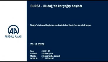 Türkiye'nin önemli kış turizm merkezlerinden Uludağ'da kar etkili oluyor.