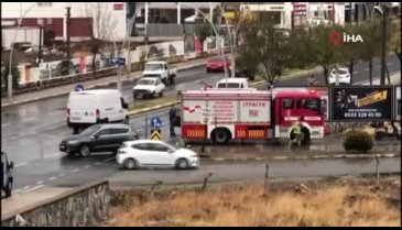 Balıkesir'de para nakil aracı ile otomobil çarpıştı