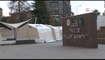 Düzce'deki depremin ardından vatandaşlar güne çadırda uyandı