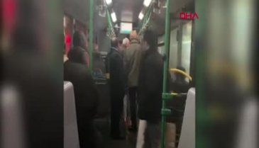 İstanbul'da yolcularla tartışan otobüs şoförü aracı hareket ettirmedi