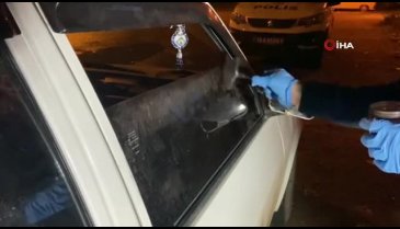 Bursa'da inşaattan demir çalan hırsızlar aracı bırakıp kaçtı