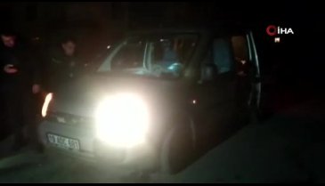 Çorum'da ihbara giden polis aracına kurşun isabet etti