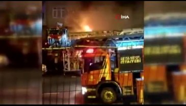 İstanbul Üsküdar'da prefabrik üreten atölye alev aldı