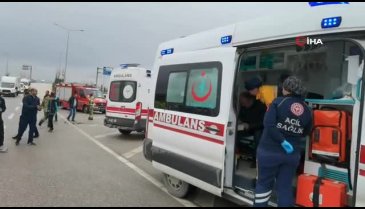 Bursa İnegöl'de minibüsle çarpışan otomobilin sürücüsü yaralandı